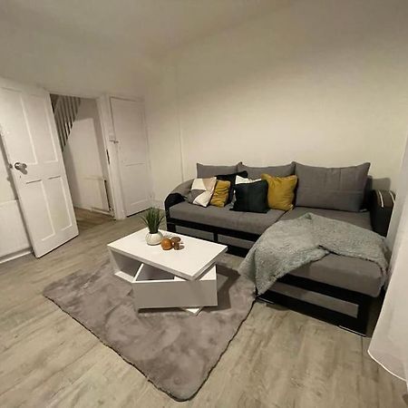 Spacious 2 Bedroom On Tower Bridge ลอนดอน ภายนอก รูปภาพ