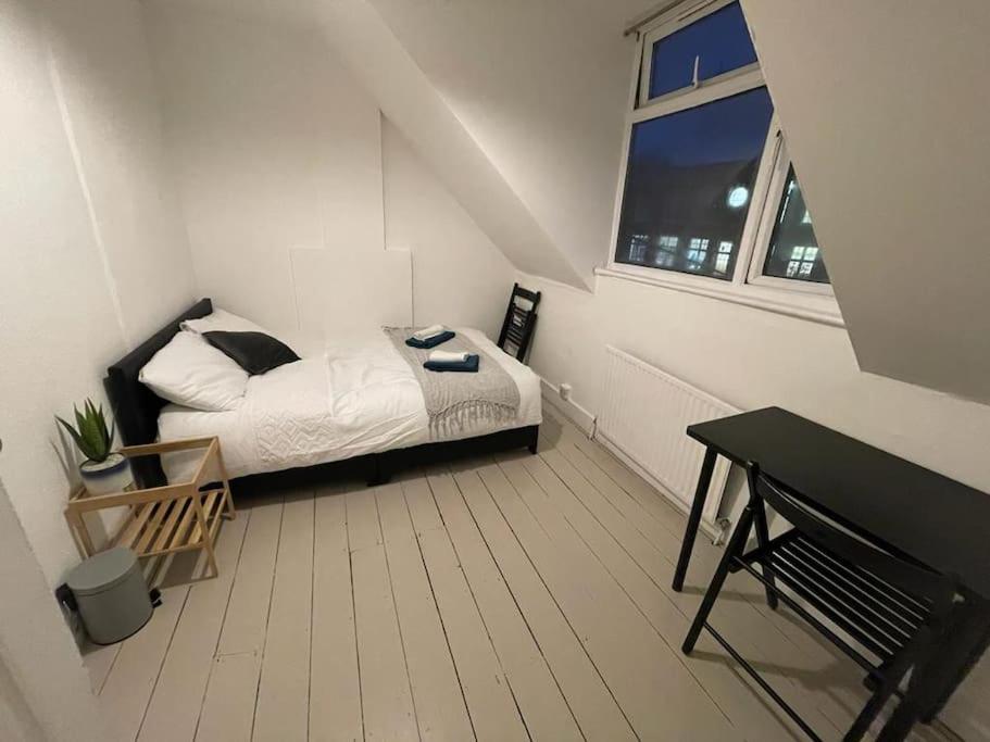 Spacious 2 Bedroom On Tower Bridge ลอนดอน ภายนอก รูปภาพ