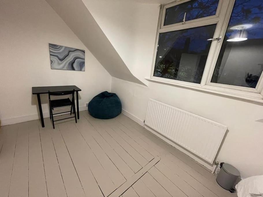 Spacious 2 Bedroom On Tower Bridge ลอนดอน ภายนอก รูปภาพ