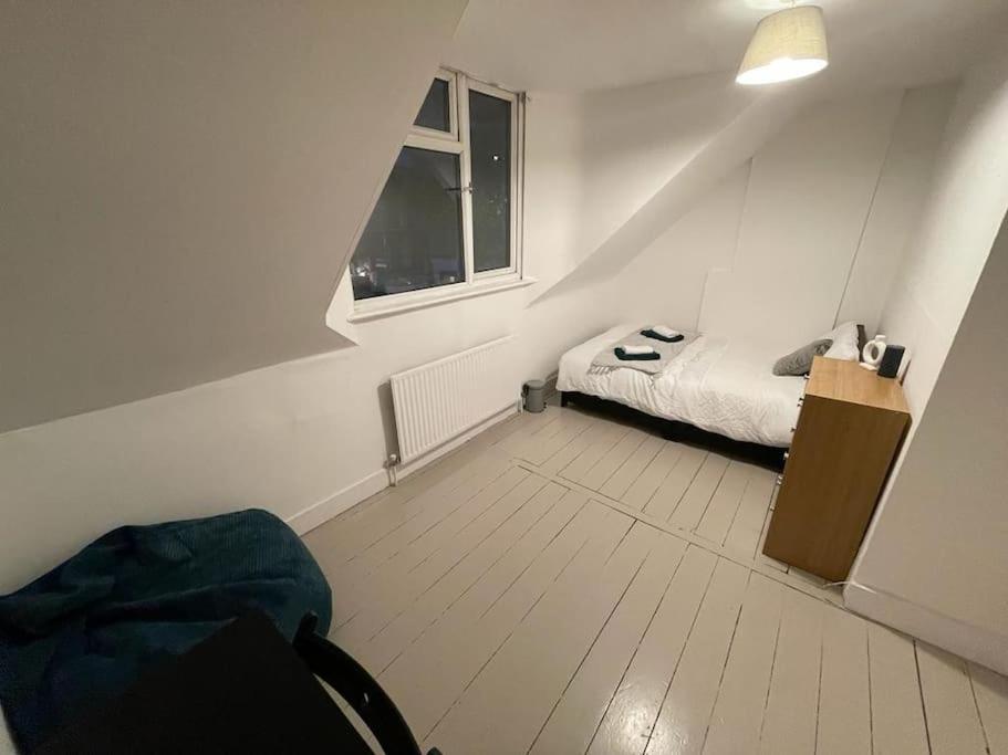 Spacious 2 Bedroom On Tower Bridge ลอนดอน ภายนอก รูปภาพ